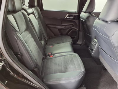 2024 Mitsubishi Outlander SE