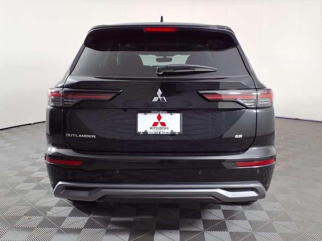 2025 Mitsubishi Outlander SE