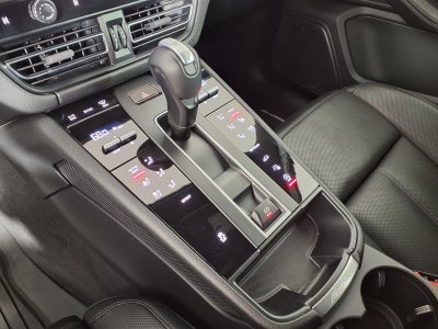 2024 Porsche Macan T