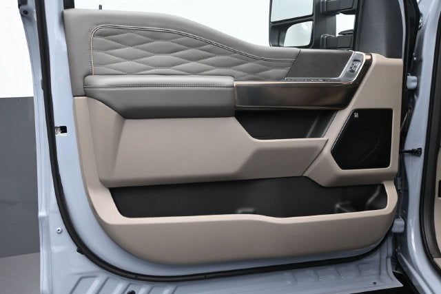 2027 Ford F-350SD Platinum
