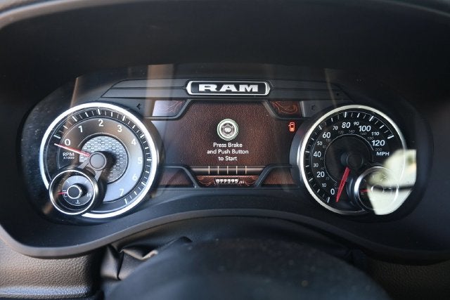 2022 RAM 1500 Big Horn Crew Cab 4x4 5'7' Box