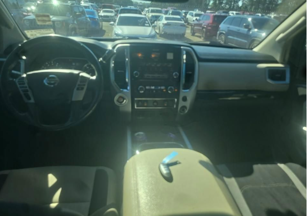 2021 Nissan TITAN Crew Cab SV 4x2