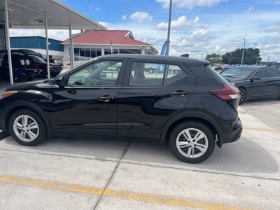 2021 Nissan Kicks S Xtronic CVT