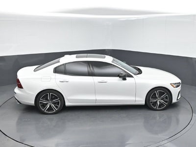 2021 Volvo S60 Recharge Plug-In Hybrid T8 R-Design Expression