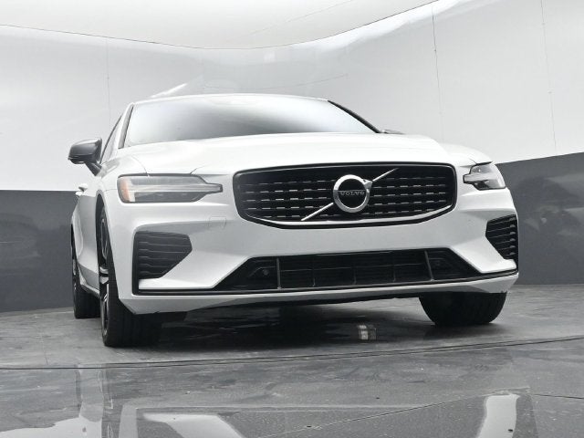 2021 Volvo S60 Recharge Plug-In Hybrid T8 R-Design Expression