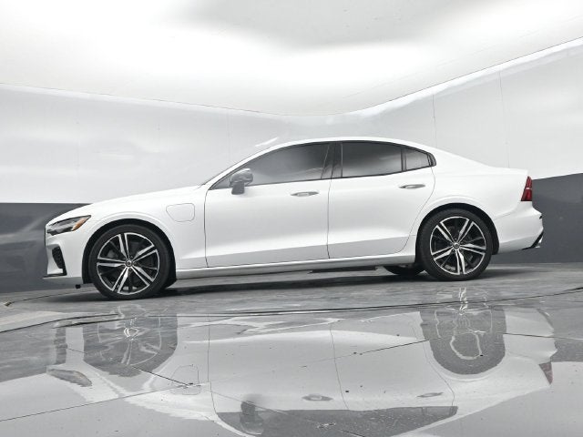 2021 Volvo S60 Recharge Plug-In Hybrid T8 R-Design Expression