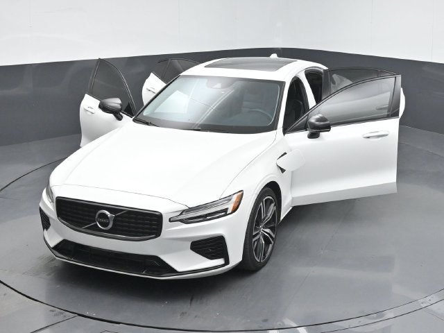 2021 Volvo S60 Recharge Plug-In Hybrid T8 R-Design Expression