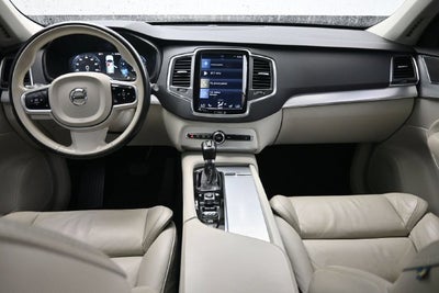 2018 Volvo XC90 T6 Momentum