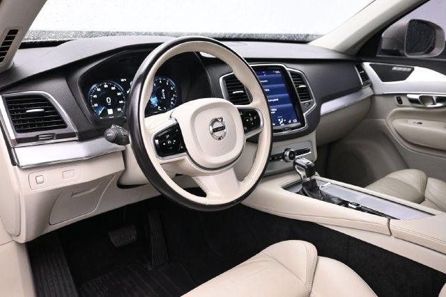2018 Volvo XC90 T6 Momentum
