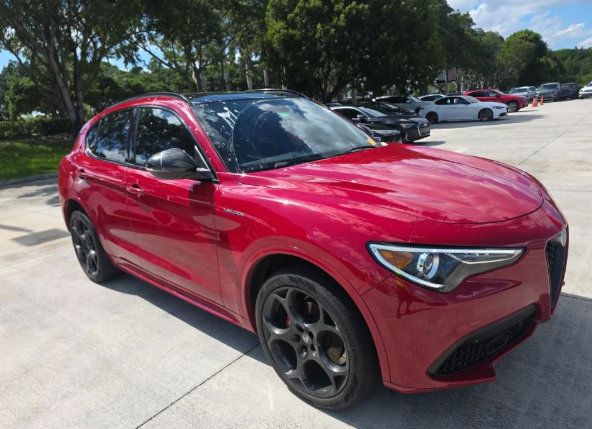 2023 Alfa Romeo Stelvio Veloce AWD